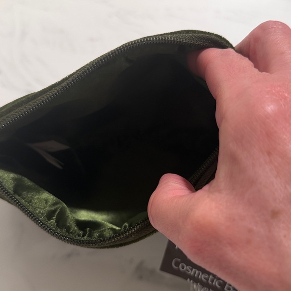 NWT velvet cosmetic bag with beaded martini design and silver tassel - Picture 5 of 6